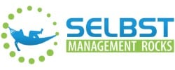 Logo von Selbstmanagement Rocks - Schriftzug und stilisierter Mann in Hängematte